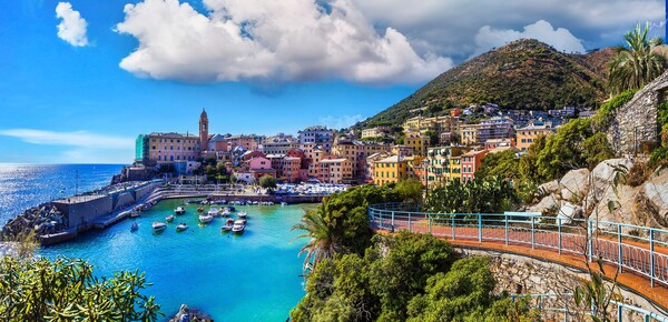 Genova Nervi_A door to Italy