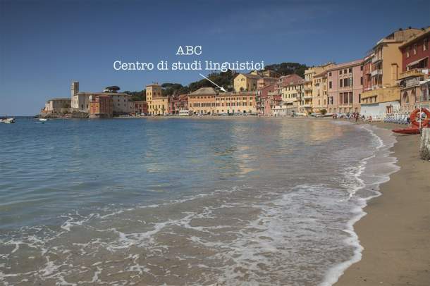 La scuola ABC nella baia del Silenzio a Sestri Levante