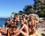 In spiaggia ai faraglioni di Scopello